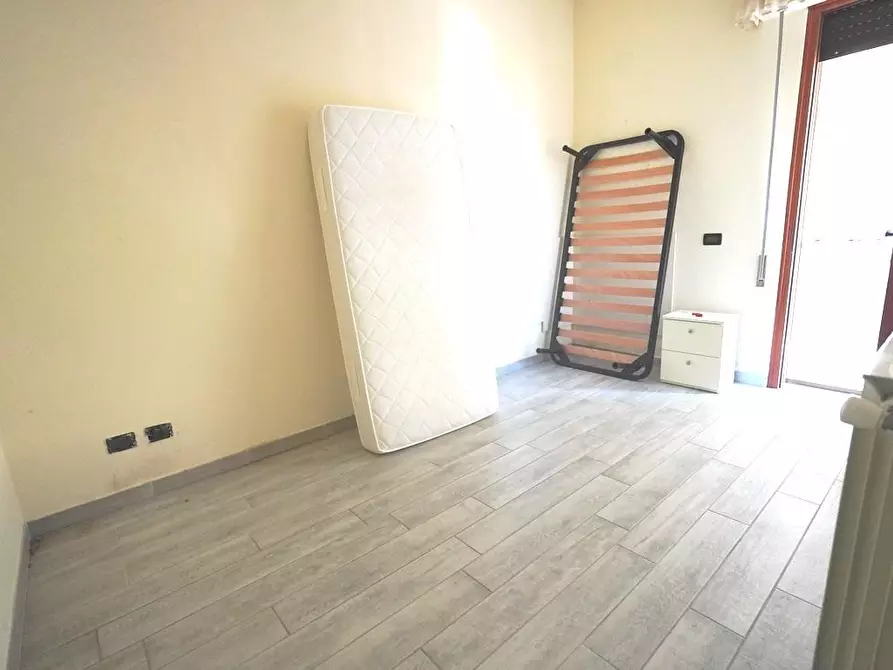 Immagine 13 di Appartamento in vendita  a Lucca