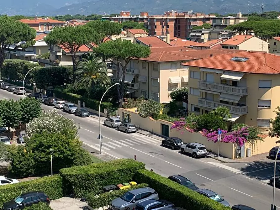 Immagine 5 di Appartamento in affitto  a Viareggio