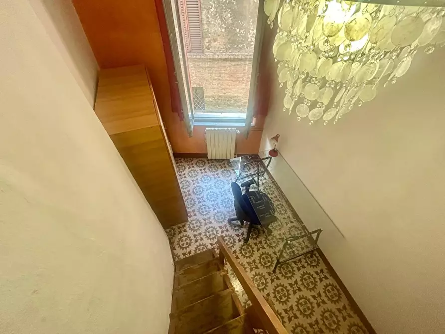 Immagine 6 di Appartamento in vendita  a Siena