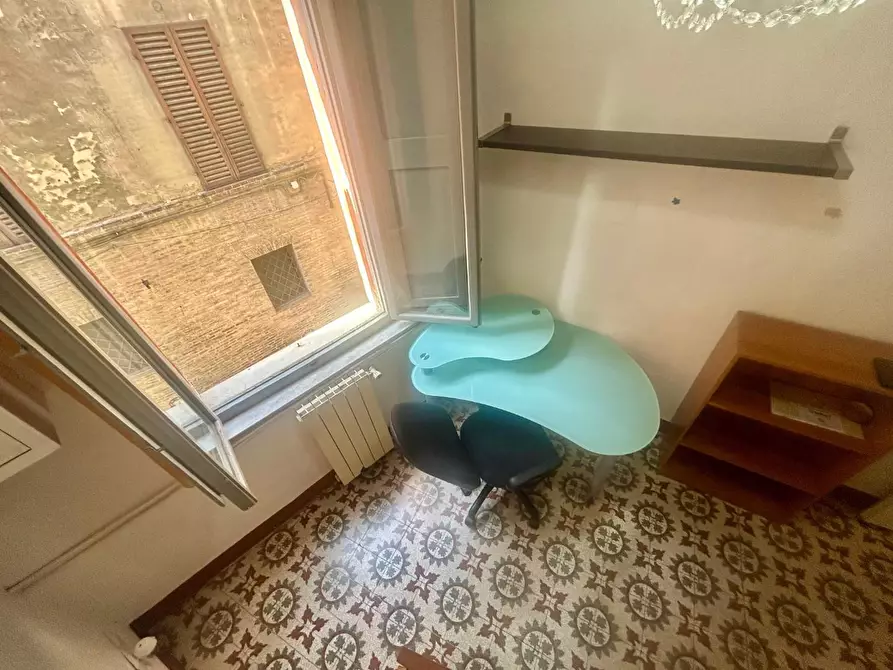 Immagine 15 di Appartamento in vendita  a Siena
