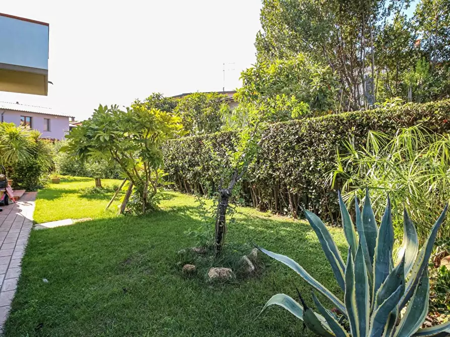 Immagine 32 di Casa bifamiliare in vendita  a San Giuliano Terme