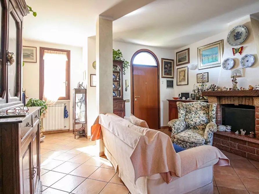 Immagine 6 di Casa bifamiliare in vendita  a San Giuliano Terme