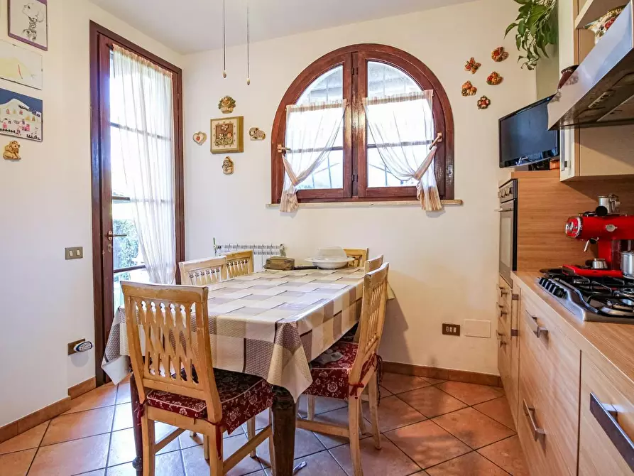 Immagine 9 di Casa bifamiliare in vendita  a San Giuliano Terme