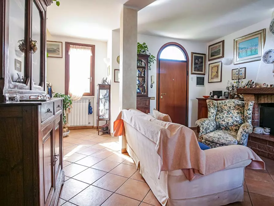Immagine 2 di Casa bifamiliare in vendita  a San Giuliano Terme