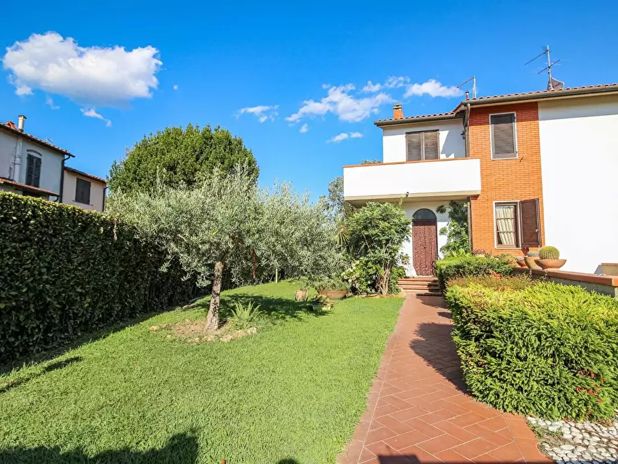 Immagine 1 di Casa bifamiliare in vendita  a San Giuliano Terme