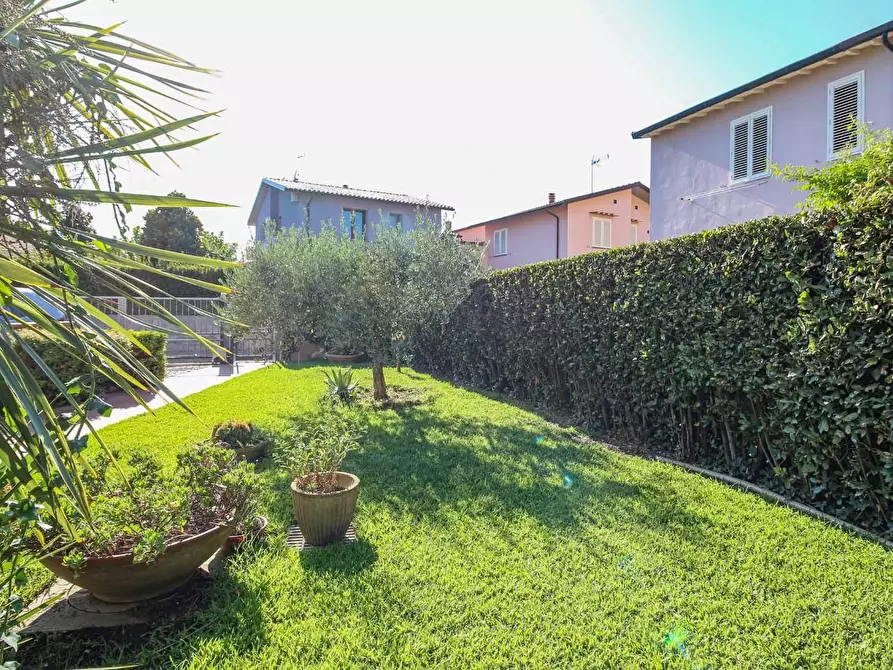 Immagine 33 di Casa bifamiliare in vendita  a San Giuliano Terme