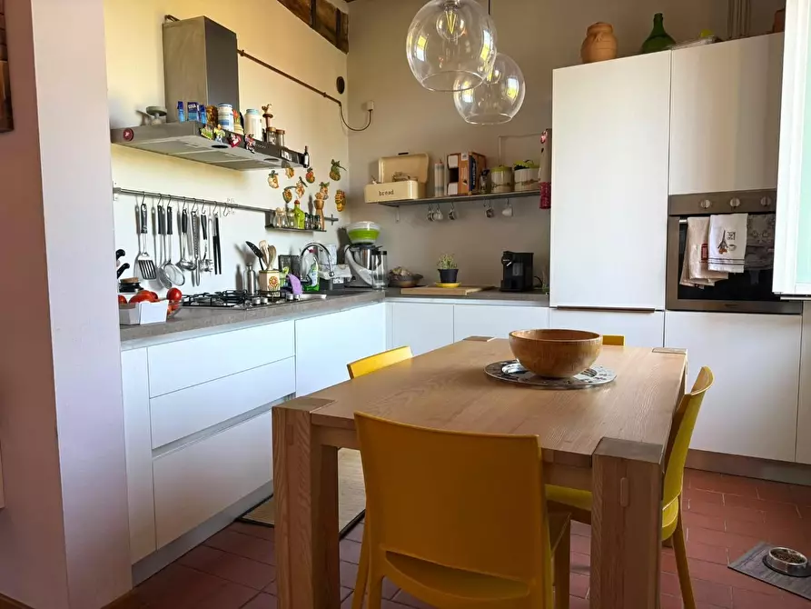 Immagine 5 di Appartamento in vendita  a Lucca