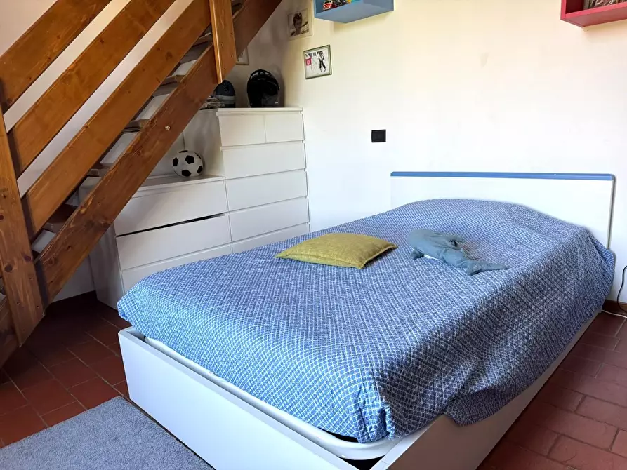 Immagine 21 di Appartamento in vendita  a Lucca
