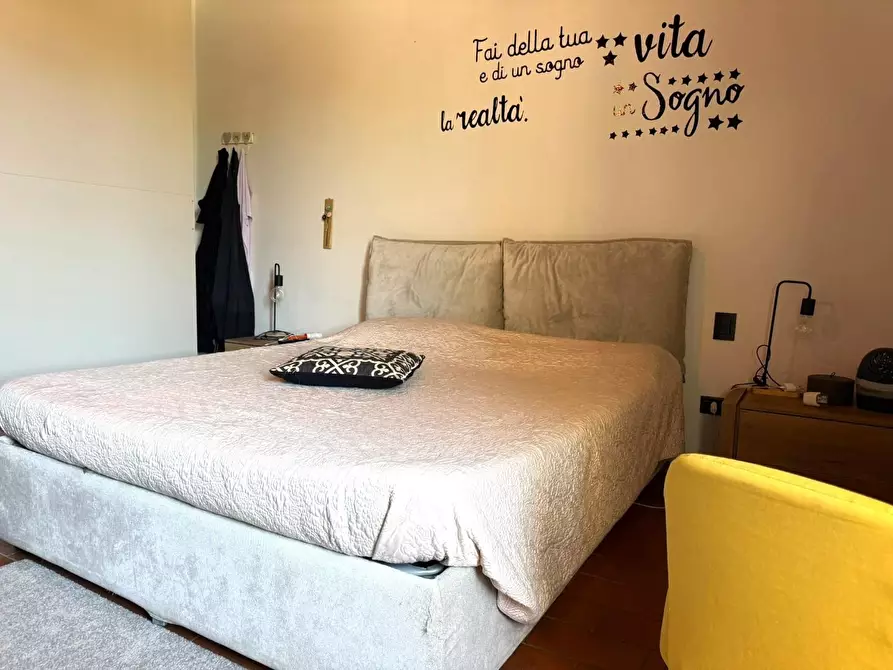 Immagine 11 di Appartamento in vendita  a Lucca
