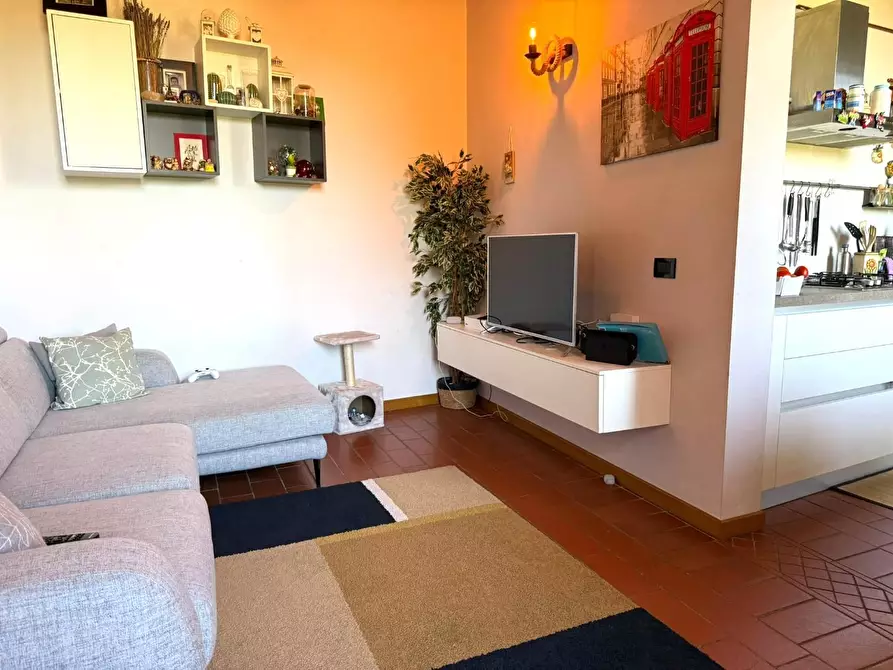 Immagine 2 di Appartamento in vendita  a Lucca