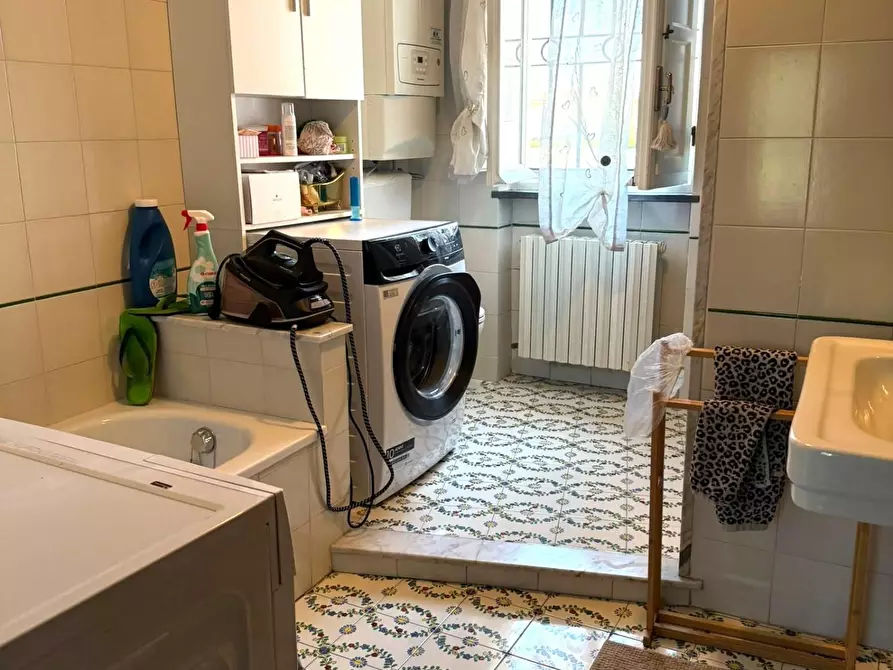 Immagine 14 di Appartamento in vendita  a Lucca