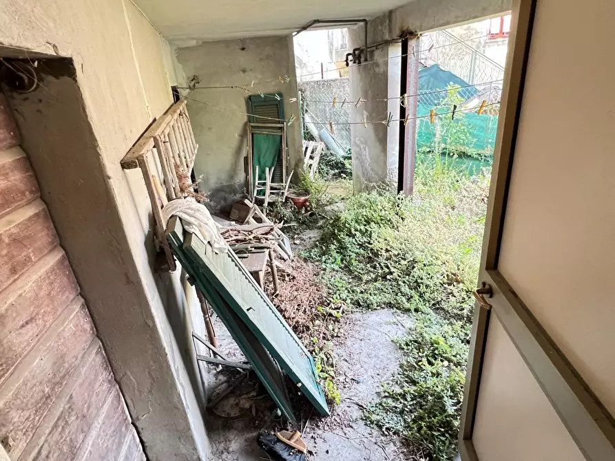 Immagine 34 di Terratetto in vendita  a Massa