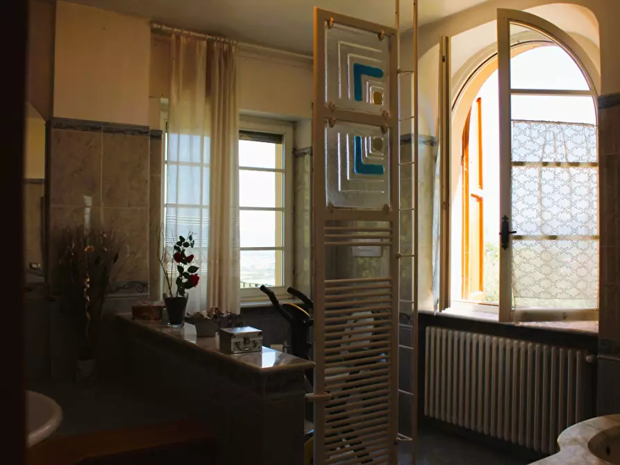Immagine 18 di Villa in vendita  a Arezzo