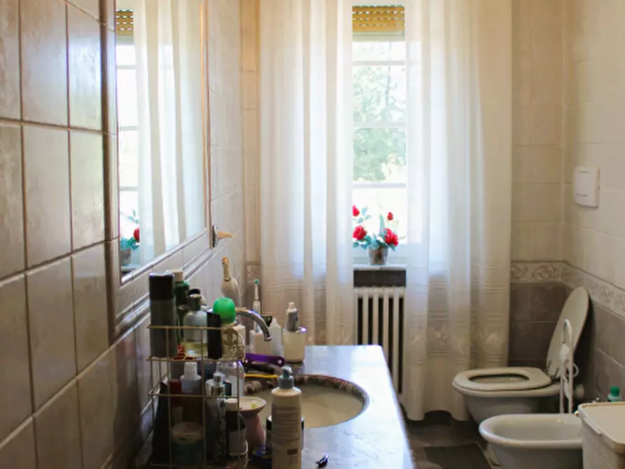 Immagine 13 di Villa in vendita  a Arezzo