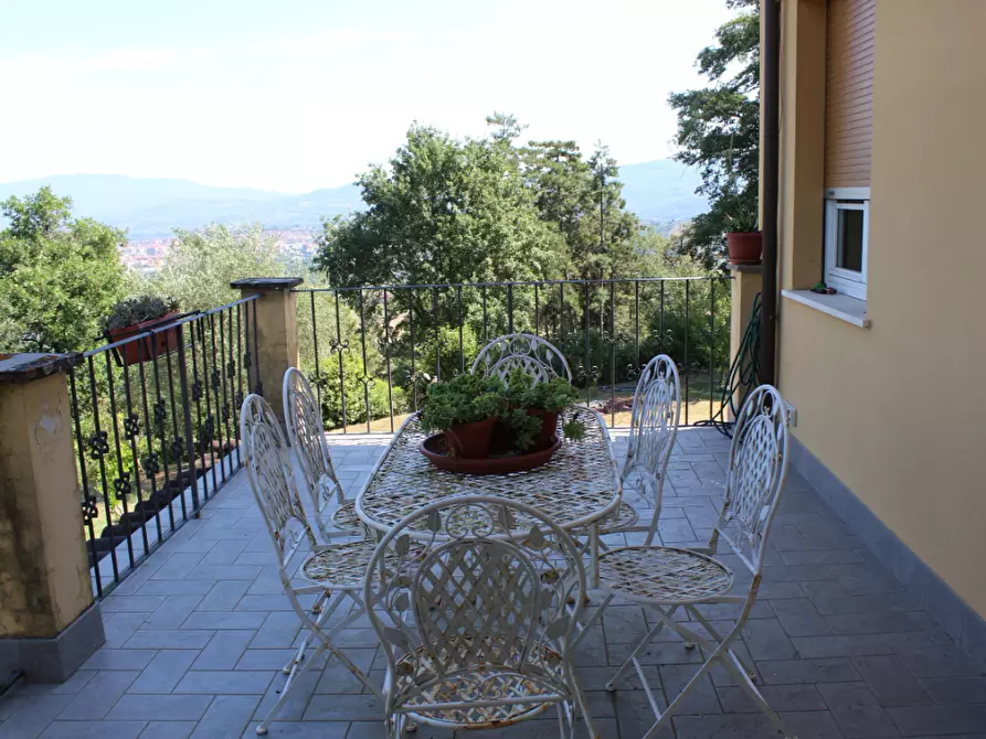 Immagine 15 di Villa in vendita  a Arezzo