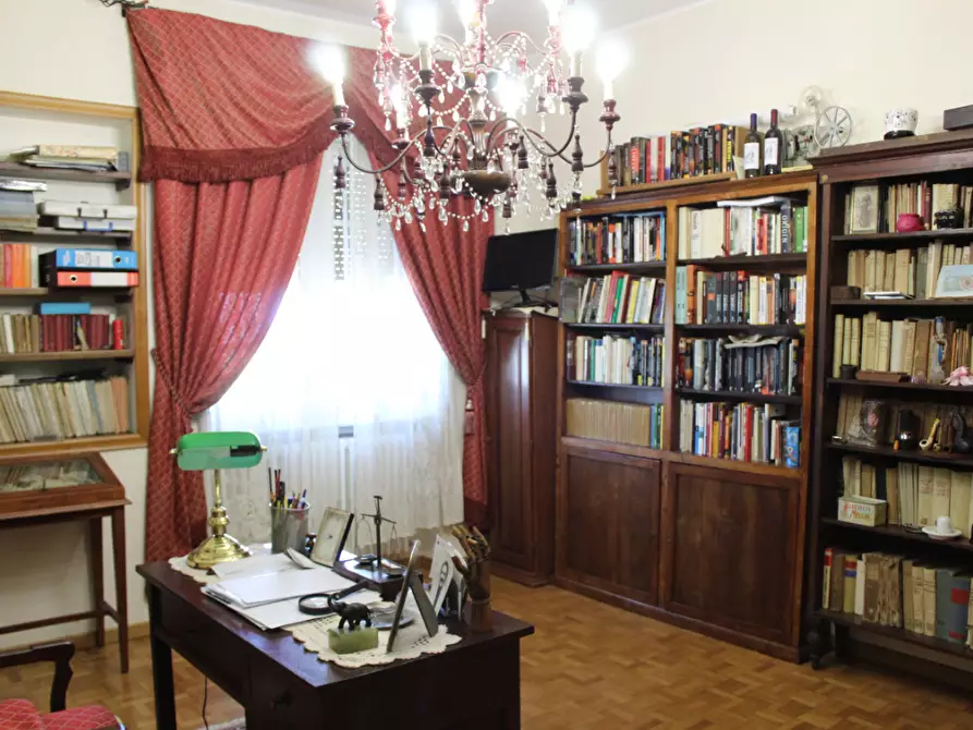 Immagine 7 di Villa in vendita  a Arezzo