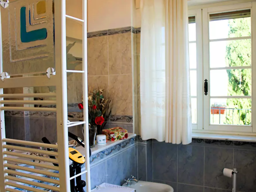 Immagine 22 di Villa in vendita  a Arezzo