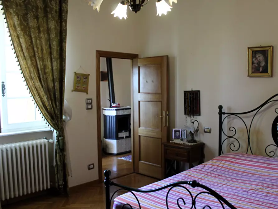 Immagine 14 di Villa in vendita  a Arezzo