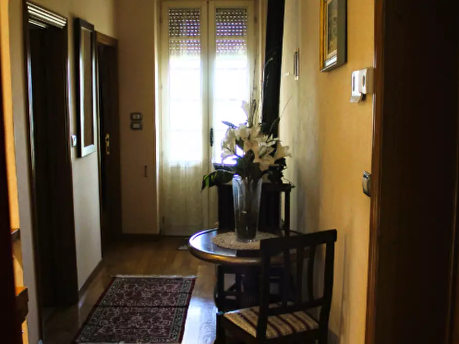 Immagine 12 di Villa in vendita  a Arezzo
