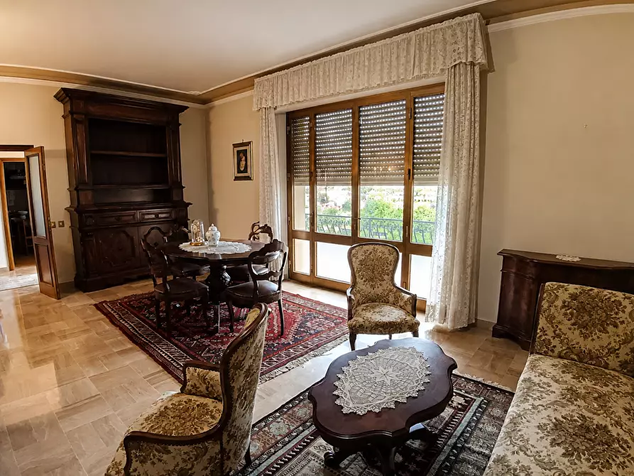 Immagine 4 di Villa in vendita  a Sovicille