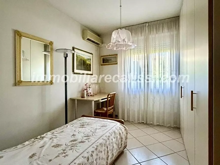 Immagine 12 di Appartamento in vendita  a Carmignano