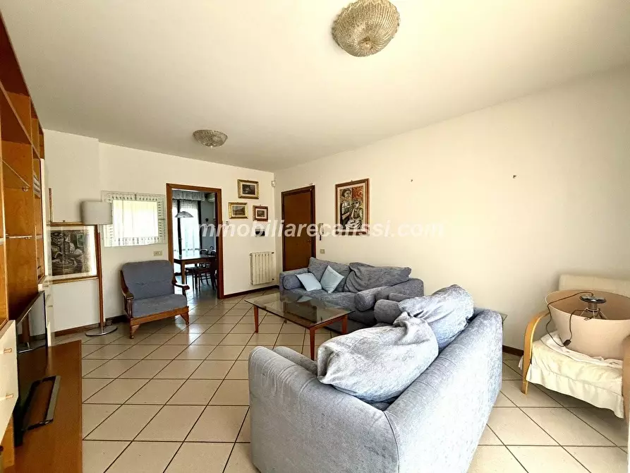 Immagine 4 di Appartamento in vendita  a Carmignano
