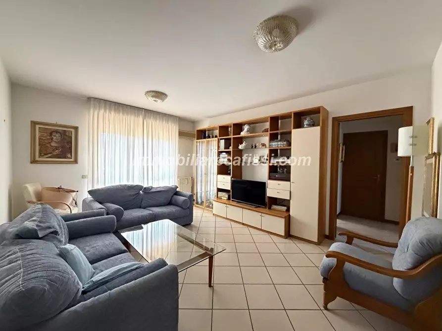 Immagine 1 di Appartamento in vendita  a Carmignano