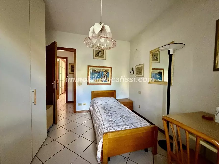 Immagine 13 di Appartamento in vendita  a Carmignano