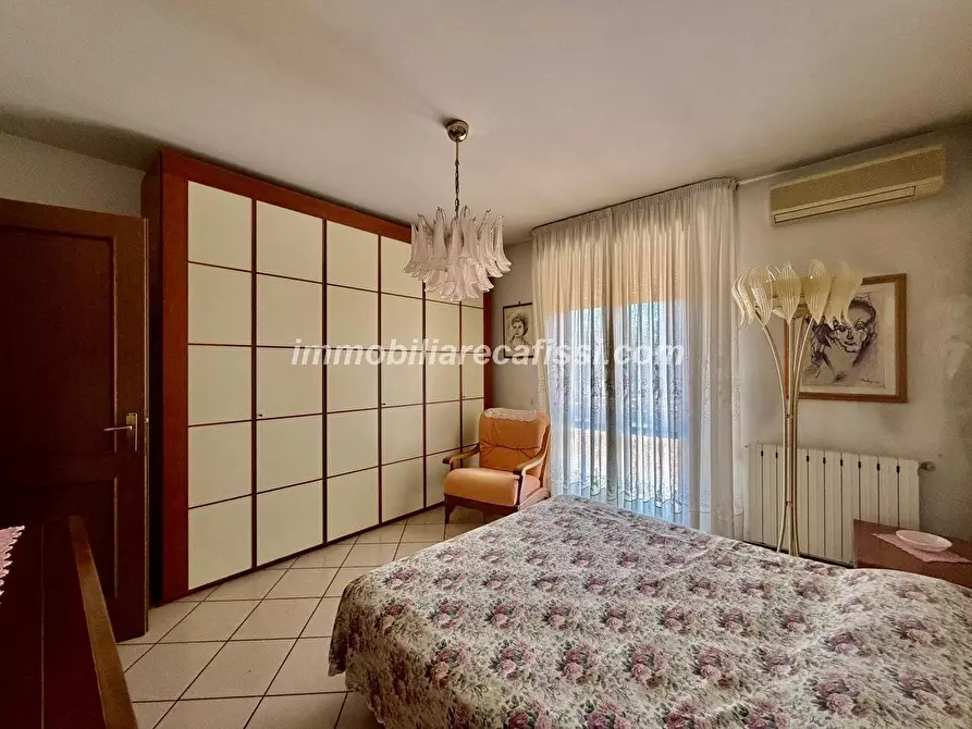 Immagine 10 di Appartamento in vendita  a Carmignano