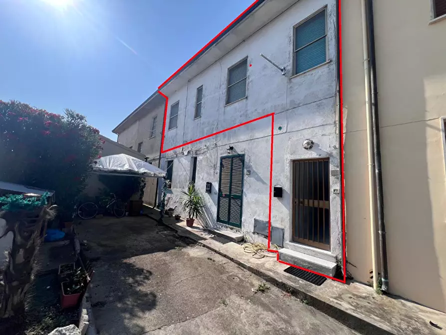 Immagine 2 di Appartamento in vendita  a Cascina