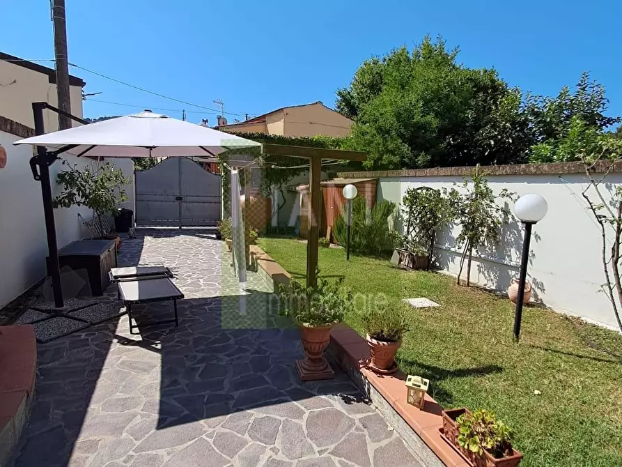 Immagine 10 di Villetta a schiera in vendita  a Livorno