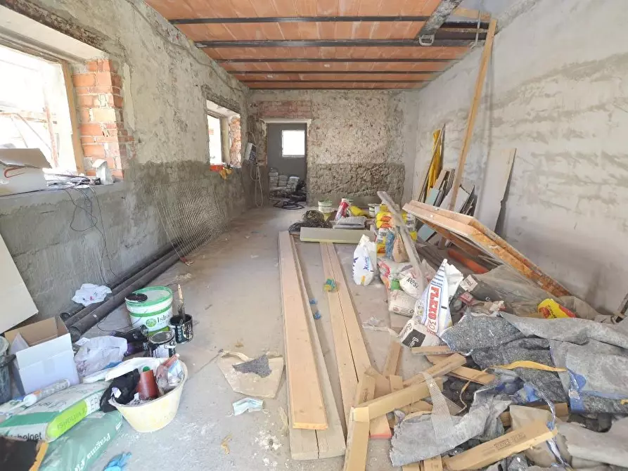 Immagine 7 di Villa in vendita  a Lucca