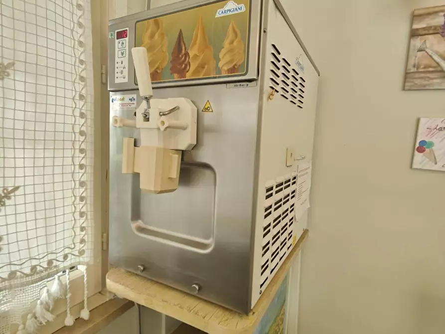 Immagine 11 di Attività commerciale in vendita  a Cerreto Guidi