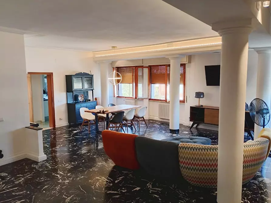 Immagine 1 di Appartamento in vendita  a Pontedera
