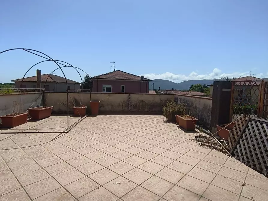 Immagine 8 di Appartamento in vendita  a Castelnuovo Magra