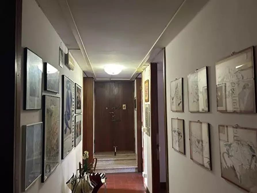 Immagine 1 di Ufficio in affitto  a Carrara