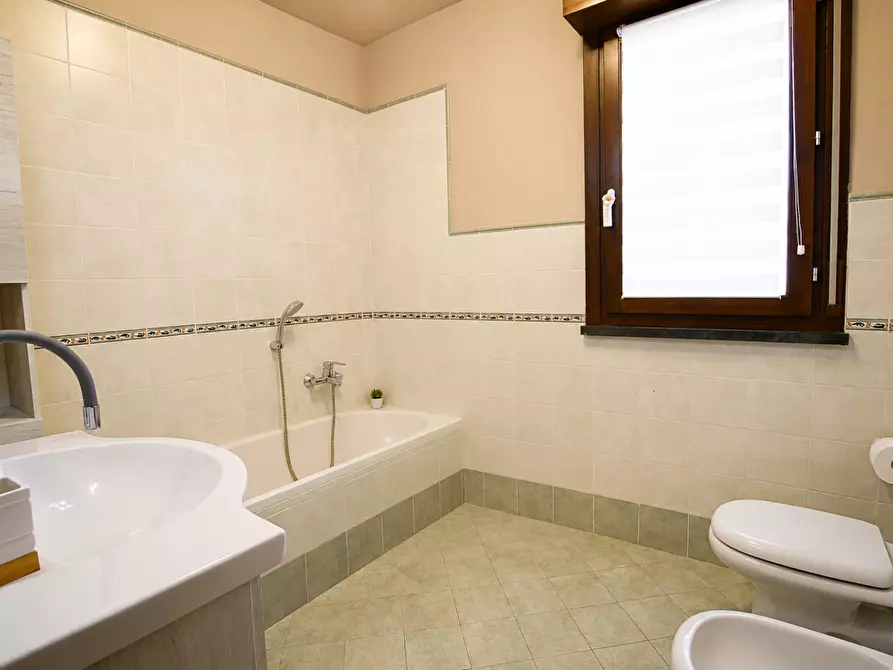 Immagine 17 di Appartamento in vendita  a Cascina