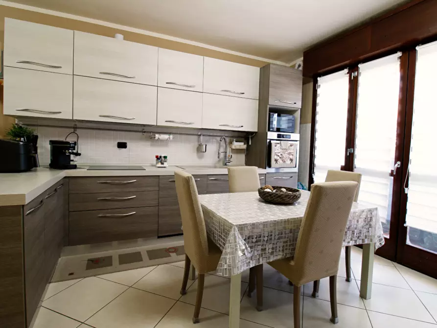 Immagine 1 di Appartamento in vendita  a Cascina