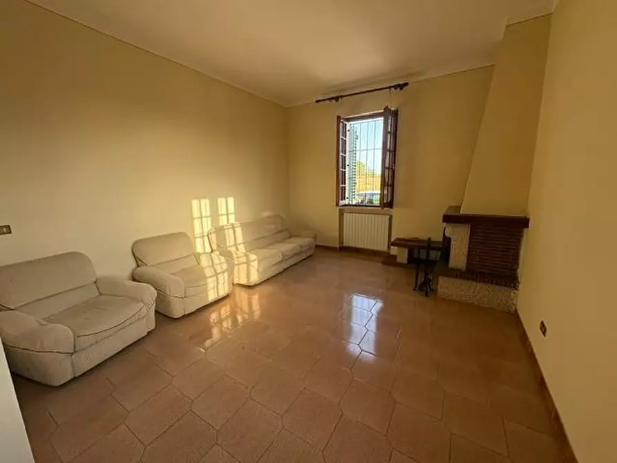 Immagine 7 di Villa in vendita  a Larciano