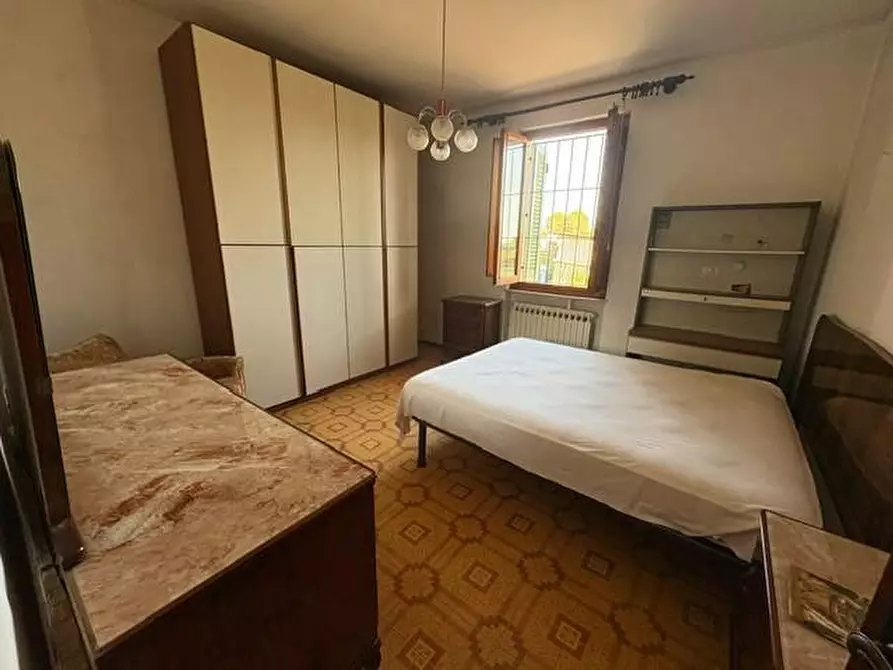 Immagine 21 di Villa in vendita  a Larciano