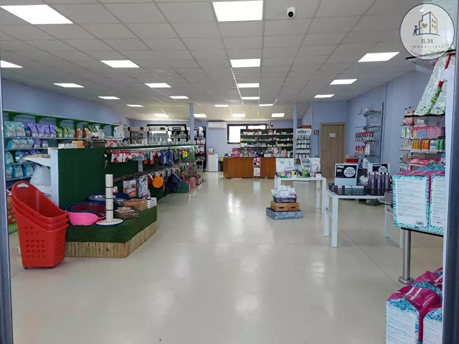 Immagine 9 di Attività commerciale in vendita  a Montelibretti