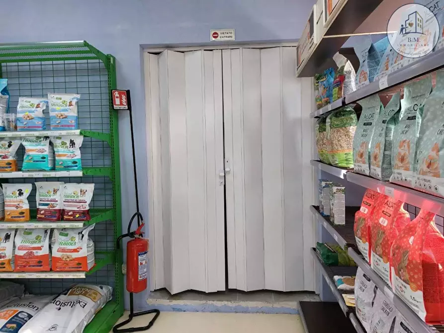 Immagine 12 di Attività commerciale in vendita  a Montelibretti
