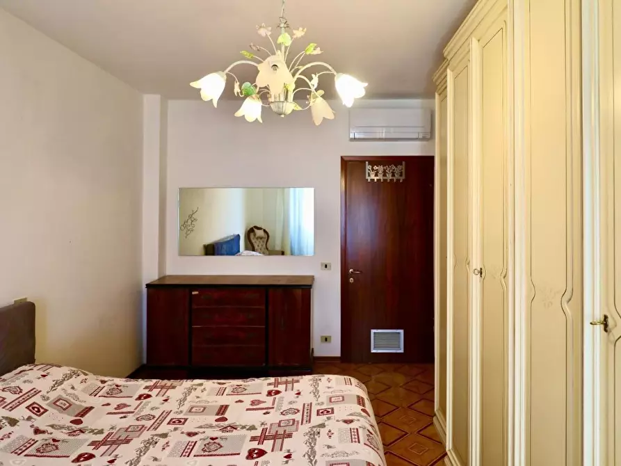 Immagine 10 di Appartamento in vendita  a Viareggio