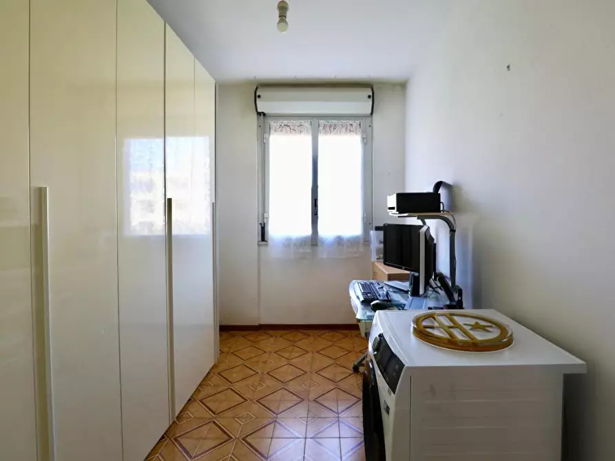 Immagine 3 di Appartamento in vendita  a Viareggio