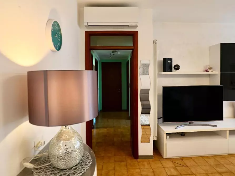 Immagine 5 di Appartamento in vendita  a Viareggio