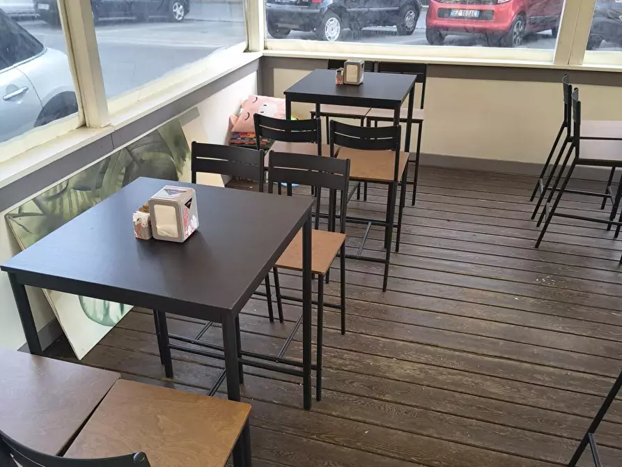 Immagine 8 di Bar / Ristorante in vendita  a Carrara