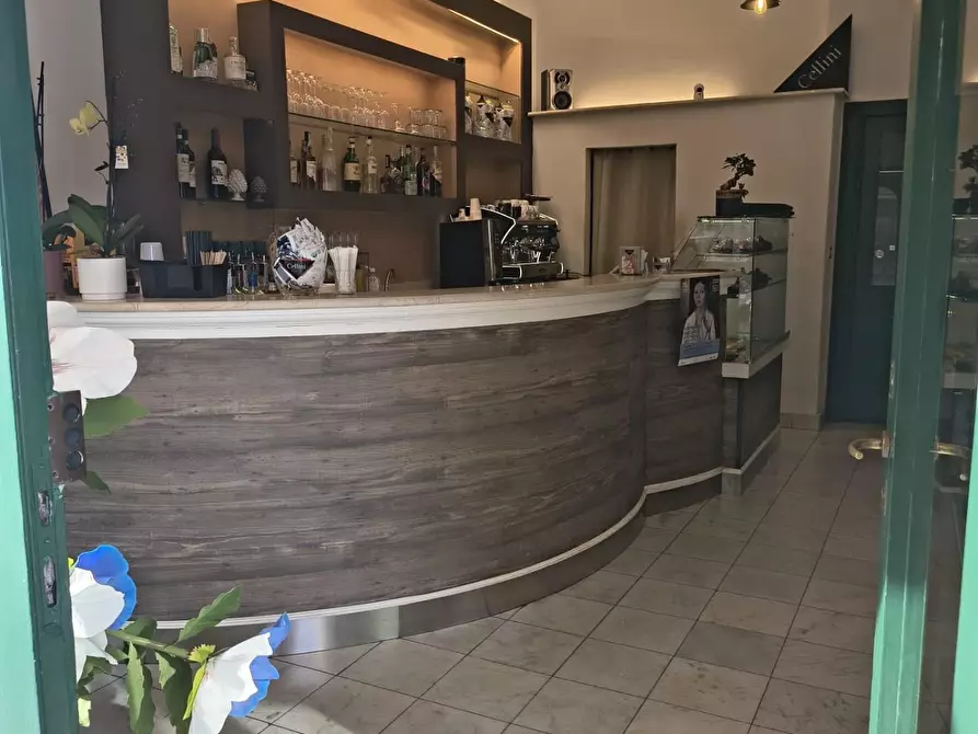 Immagine 2 di Bar / Ristorante in vendita  a Carrara