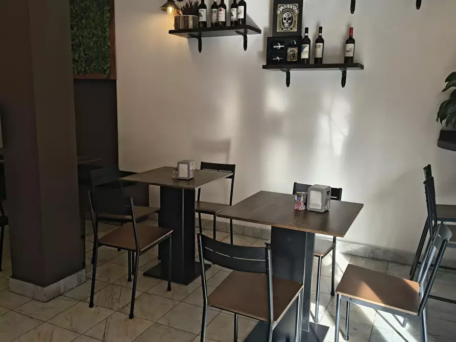 Immagine 5 di Bar / Ristorante in vendita  a Carrara