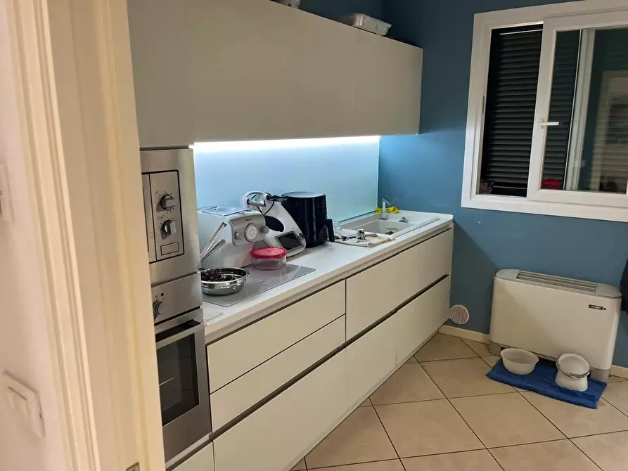 Immagine 4 di Appartamento in vendita  a Viareggio