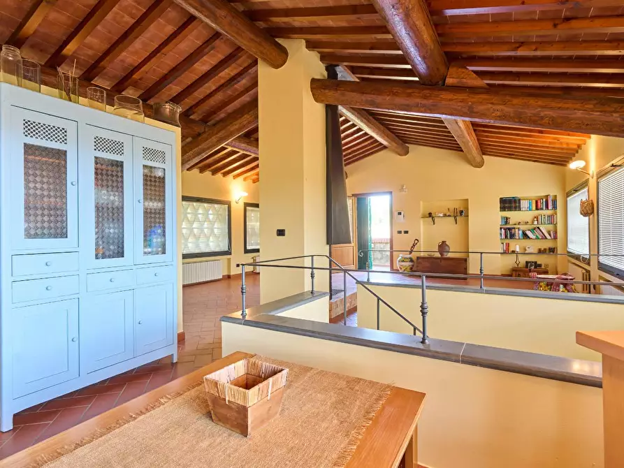 Immagine 32 di Casa colonica in vendita  a Lastra A Signa